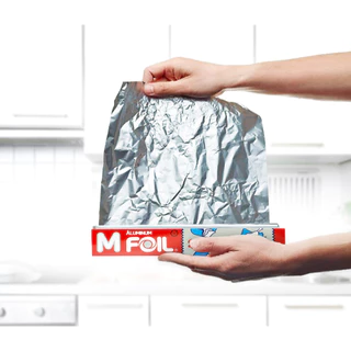 อลูมิเนียมฟอยล์ เอ็ม ฟอยล์ ยี่ห้อ M Foil ขนาด 30 ซม. x ยาว 25 ฟุต. และ หน้ากว้าง 45 ซม.x ยาว 37.5 ฟุต.