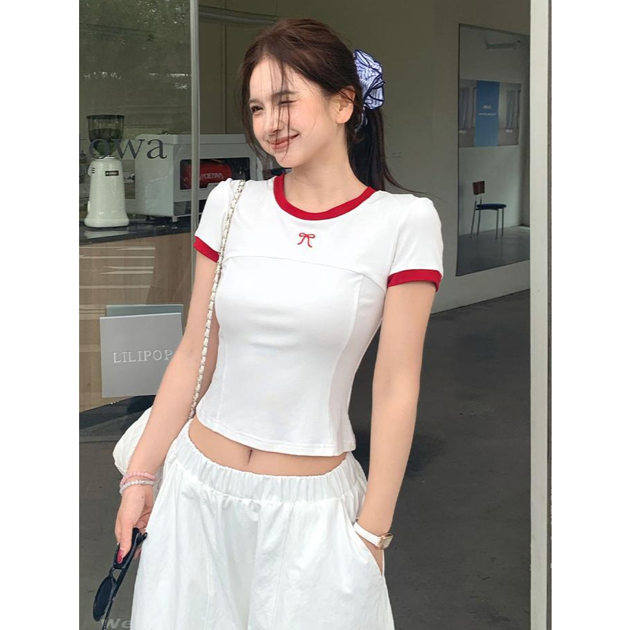 เสื้อยืด เสื้อคอกลม เเต่งโบว์ด้านหน้า เเต่งขอบสีเเดง ดีไซล์พิเศษ#2324