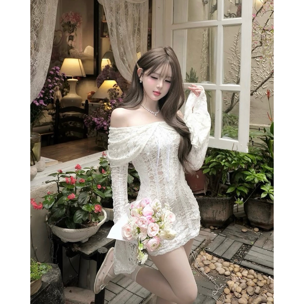 Vintage Flamingo - Cincin lace dress