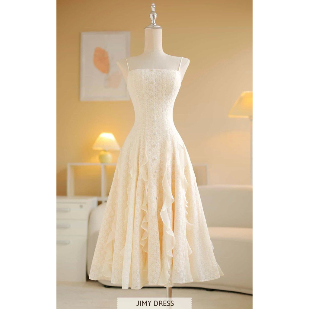 เดรสลูกไม้สายเดี่ยวsovintage￼สีครีม