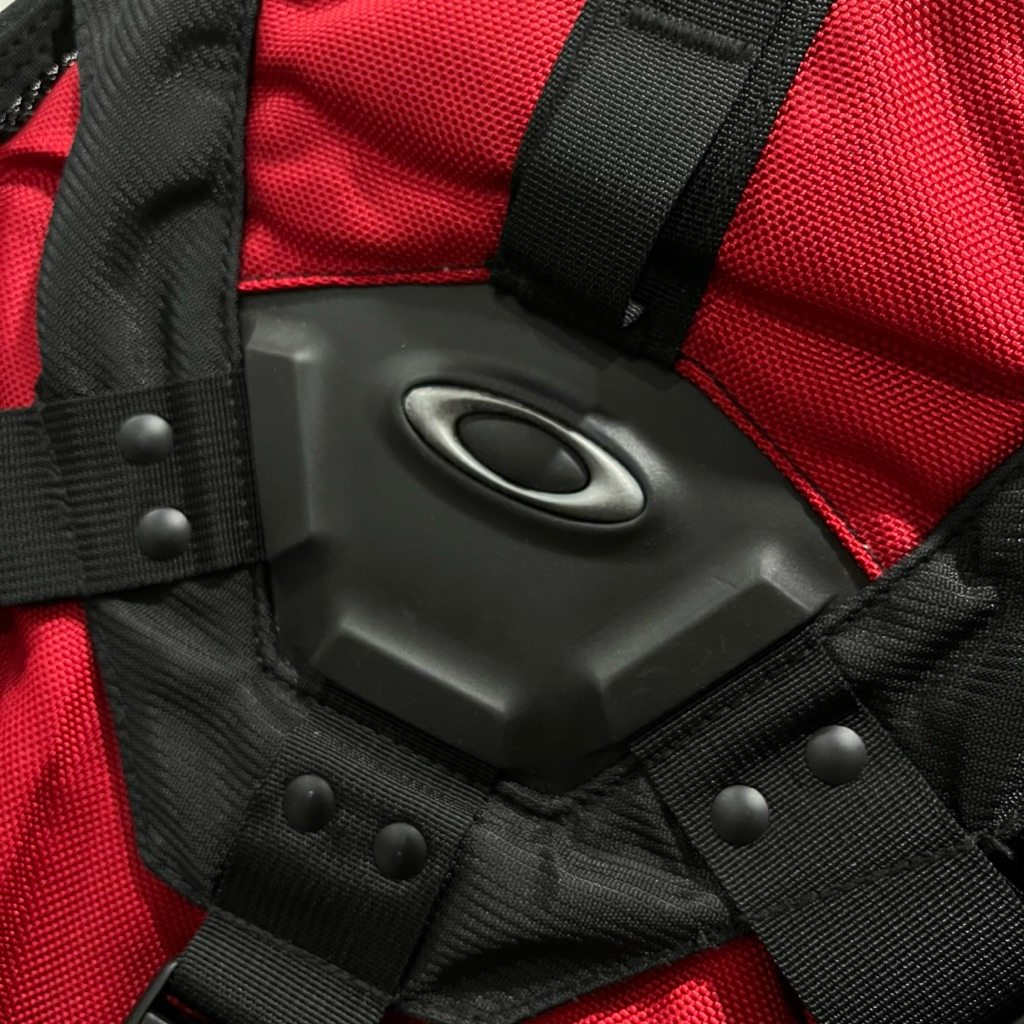 Oakley Icon 3.0 Backpack Red กระเป๋าเป้ Oakley (รับประกันแท้)