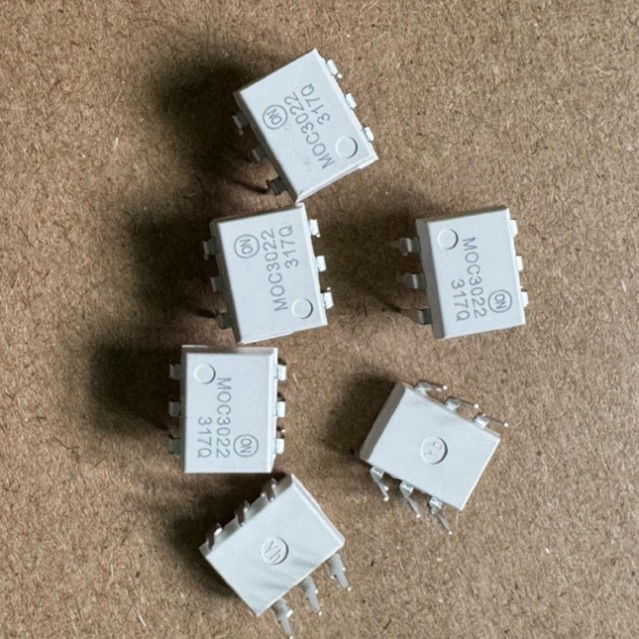 MOC3022  Triac & SCR Output Optocouplers Optocoupler TRIAC