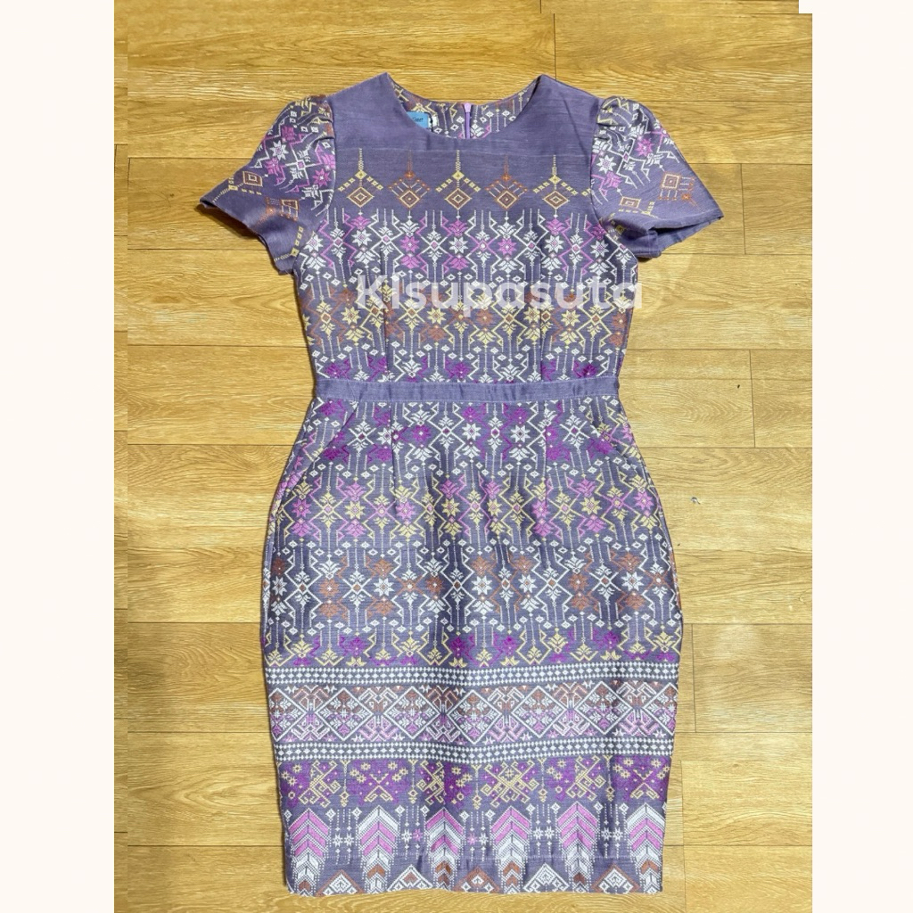 ส่งต่อ gallery kloset 💜 เดรสผ้าไทย สีม่วงเผือก size S ทรงสอบ