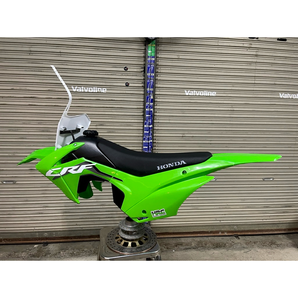 ชุดสีcrf110สีเขียวพร้อมสติ๊กเกอร์