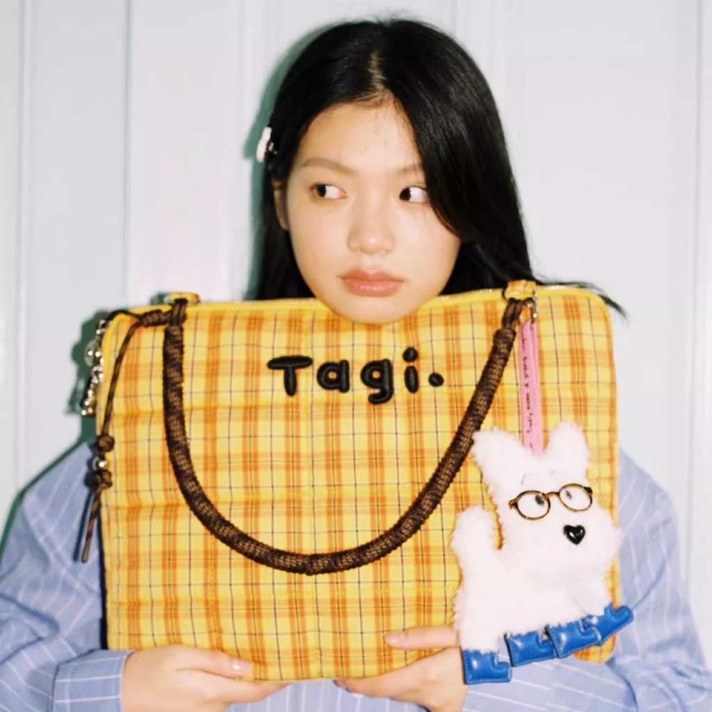 B.landd กระเป๋าสำหรับไอแพด กระเป๋าโน้ตบุ๊ค ขนาด13.3" มีหูหิ้ว หูหิ้วยาว tagi สีส้ม สีน้ำเงิน