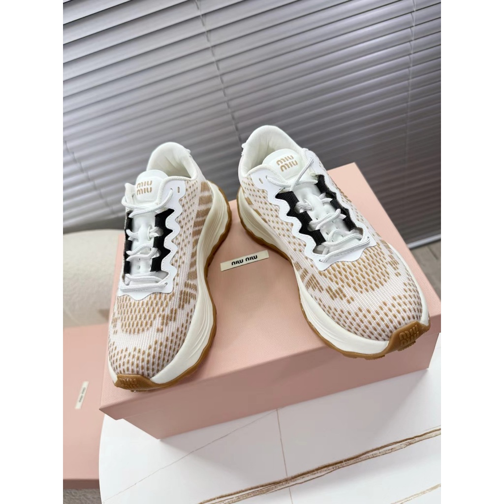 M1UM1U 2025 รองเท้าผ้าใบคู่ล่าสุด, รองเท้าพ่อ, รองเท้าพื้นหนา สีน้ำตาล 5cm