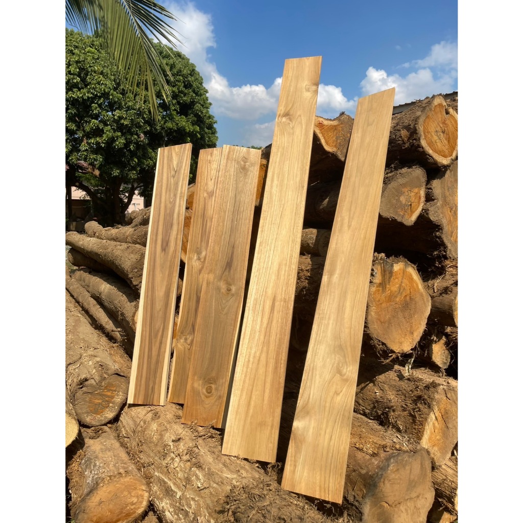 ไม้สักแผ่น หน้ากว้าง4-6นิ้ว หนา1.3ซม. ยาว150ซม. ไม้รีดไสทั้ง2ด้านพร้อมใช้งาน