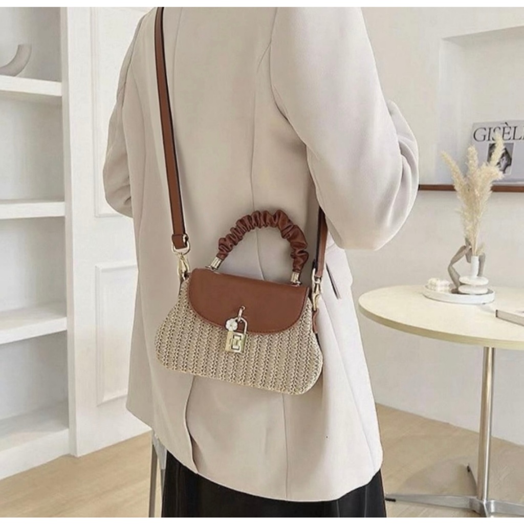 Straw woven bag new popular fashion crossbody bag casual women's bag artistic style hand-held small square bag(B349