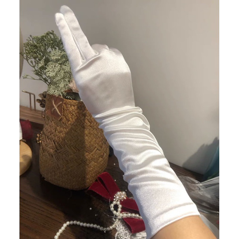 ถุงมือผ้ากำมะหยี่ ถุงมือสไตล์ผู้ดีอังกฤษถุงมือใส่ออกงานสินค้าพร้อมส่ง