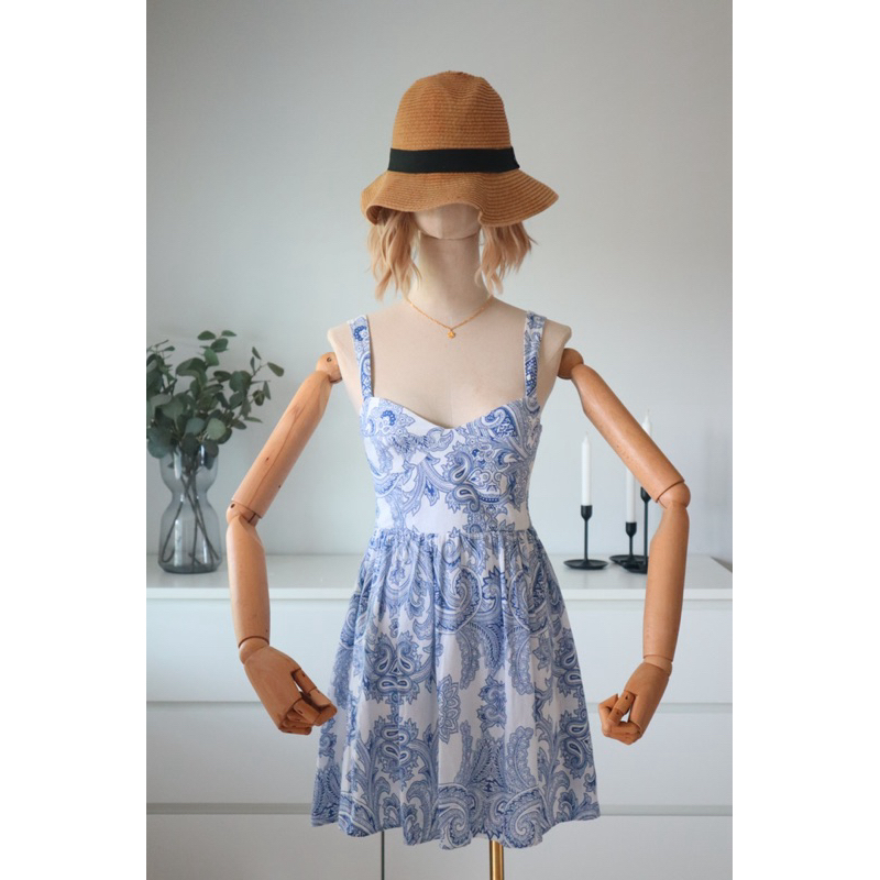 เดรสสั้นซาร่า Zara Women's Blue and White Dress มือสองสภาพใหม่ SIZE S รูปถ่ายจากสินค้าจริง