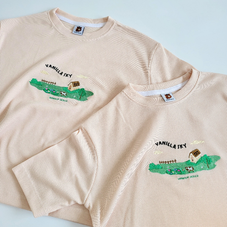 Go on! Collection - เสื้อยืดลายปัก สถานที่ Feel good (Unisex)