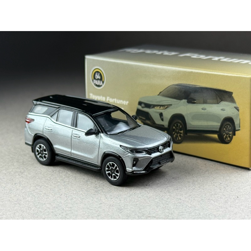 🔹Toyota Fortuner Metallic Silver Scale 1:64 ยี่ห้อ Para64