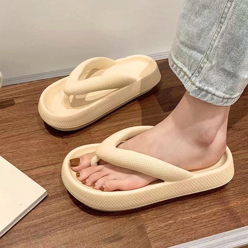 Walkon มันนุ่มมากกกก  รองเท้าแตะหูหนีบสีพื้นน่ารักกรุบกริบมาก สายนุ่มห้ามพลาดเลยนะ มันนุ่มมากจริงๆคอนเฟิร์มเลยค่าา