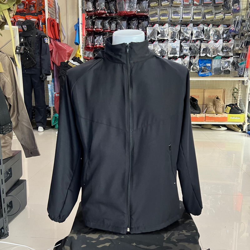 เสื้อแจ็คเก็ตกันลม ผ้าเบาบางมีฮู้ดด้านหลังพับเก็บได้ มี 3 สี ดำ กรมเข้ม กรมอ่อน