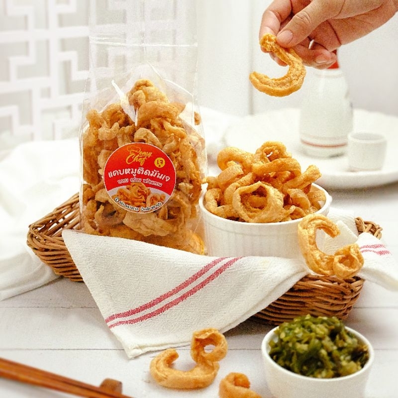 เเคบหมูติดมันเจ กรอบ อร่อย พร้อมทาน ขนาด 80 กรัม ไม่เหม็นหืน ทอดใหม่ทุกวัน
