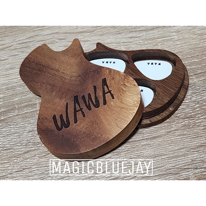 PICK HOLDER กล่องเก็บปิ๊ก ทำจากไม้ (✔สลักข้อความหน้ากล่องฟรี ) เฉพาะกล่องไม่รวมปิ๊ก