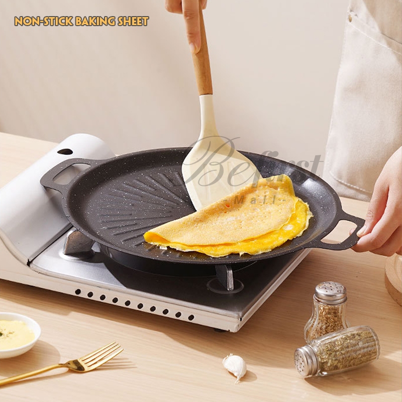 กระทะปิ้งย่างทรงแบนสำหรับเตาแก๊ส เตาถ่านและเตาอื่นๆ พกพาสะดวก สินค้ามี3ขนาด 29cmและ33cm หูคู่ ถาดบาร์บีคิว B0146