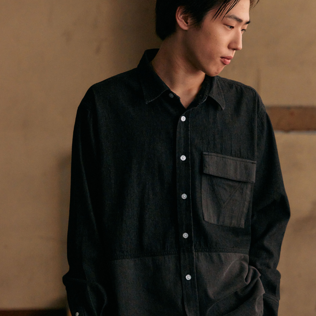 [MOO 9/23] Washed Denim Patchwork Shirt เสื้อเชิ้ตผู้ชาย แขนยาว แต่งกระเป๋าหน้า ปัก M ที่อก แต่งตัดต่อผ้ายีนส์สองเฉดสี