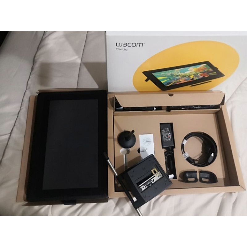 (ขายแล้ว)Wacom cintiq 16 (DTK-1660)ของแท้ เครื่องศูนย์100% สภาพนางฟ้า อุปกรณ์ครบ สภาพกล่องดี