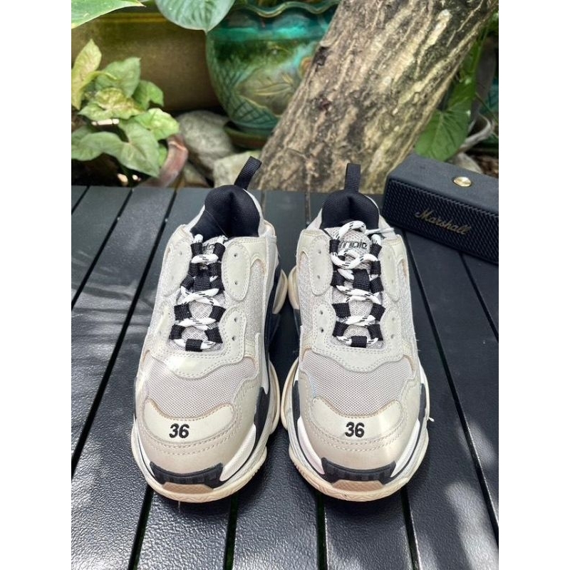 รองเท้า balenciaga triple s (มือ2)