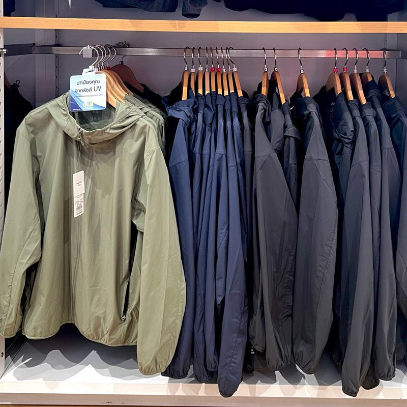 💥สีใหม่ปี 2025 Uniqlo เสื้อฮู้ด UV cut ผู้ชาย แบบพับเก็บได้ กันยูวี กันฝนปรอย