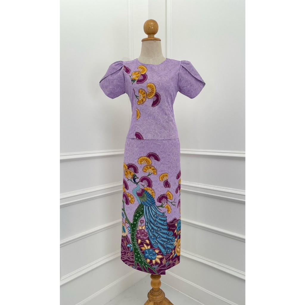 ชุดเซตเสื้อกระโปรงผ้าปาเต๊ะนายนกยูง คอกลม แขนกลีบบัว งานอัดกาว ทั้งชุด ทุกชิ้น ซิปซ่อนด้านหลัง (S-2XL) KS628 - รูปที่ 4