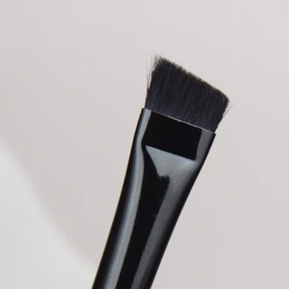 Jumbo Size Eyebrow Brush แปรงเขียนคิ้วยักษ์ ขนาดใหญ่ ไซส์จัมโบ้ ขนแปรงแน่นนุ่ม จิกสีดี แปรงหัวแบนขนาดใหญ่ เกลี่ยสีได้ดี