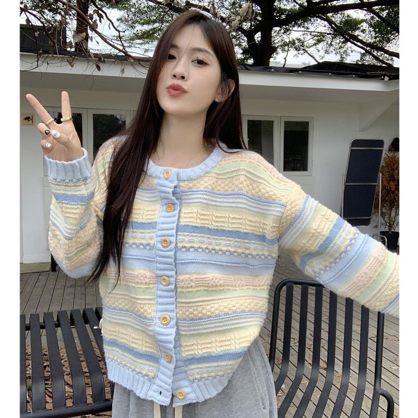 R92 รุ่น Sea sky คาร์ดิแกนไหมพรมลายทอคลื่น สลับสีฟ้าครีม