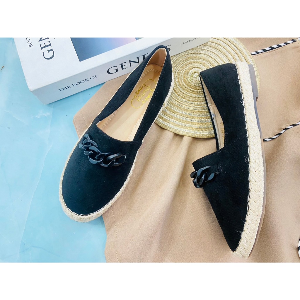 รวมรองเท้า สลิปออน หนังนิ่ม ผ้าแคนวาส  หลายแบบ พร้อมส่ง