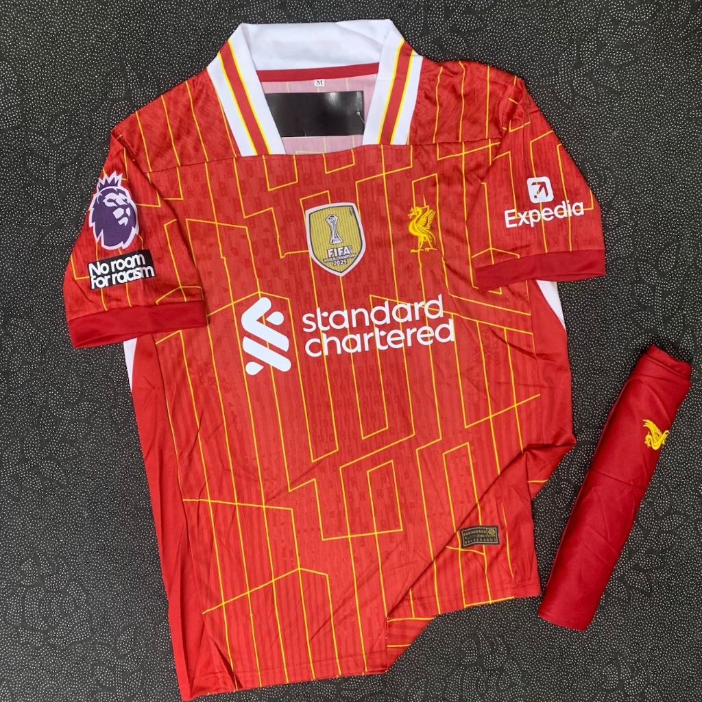 เสื้อฟุตบอล เสื้อพร้อมกางเกงชุดกีฬาใหม่ล่าสุด เนื้อผ้าดีใส่สบาย
