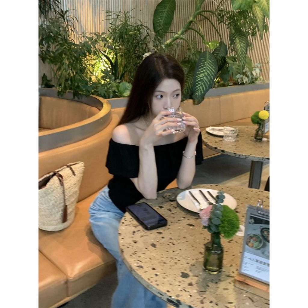 Beryl   เสื้อยืดสไตล์เกาหลี หวานๆ วัยใส เอวจีบ เก็บพุง เปิดไหล่ เสื้อท็อปสำหรับผู้หญิง ราคา ถูกที่สุด ดีลบีเคเค แกลเลอรีภาพที่ 3