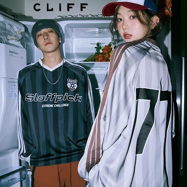 CLIFF แขนยาวผู้ชาย ลายทาง เสื้อสตรี คอวี พิมพ์ลาย ยอดนิยม สไตล์อเมริกัน ชุดคู่รัก