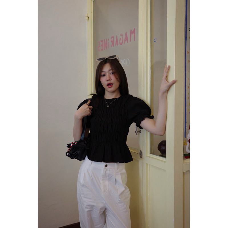 used -ju ne top Mon2Sun