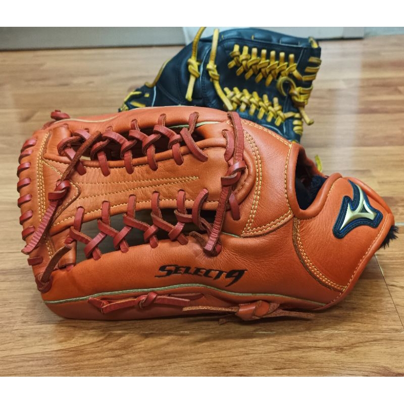 Mizuno baseball ⚾ and softball 🥎 used glove