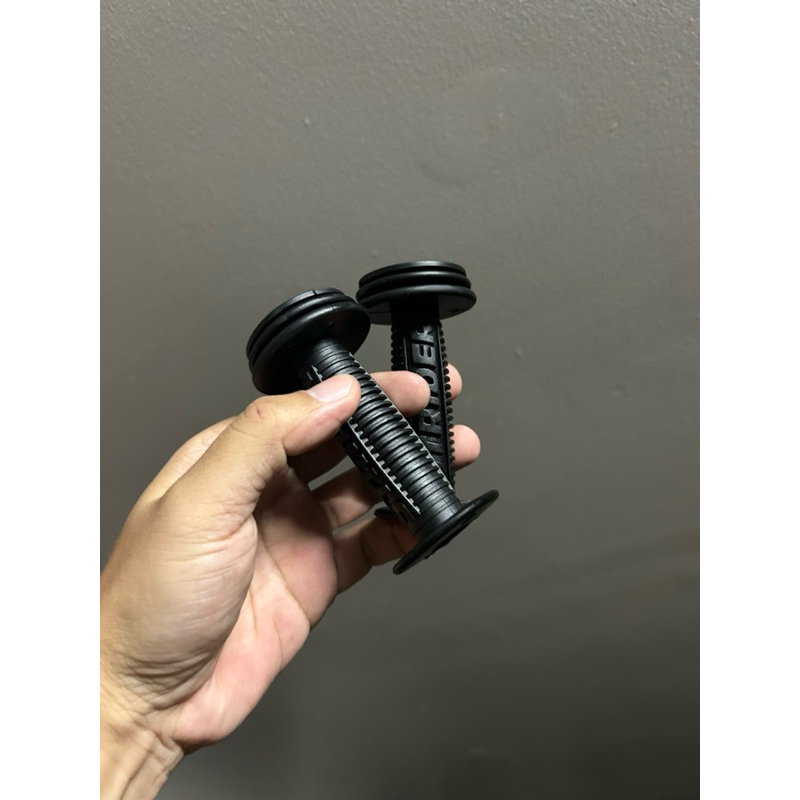 ปลอกแฮนด์ Strider ของแท้ มือหนึ่ง ของใหม่ถอดจากรถ สำหรับจักรยานขาไถ Strider เท่านั้น