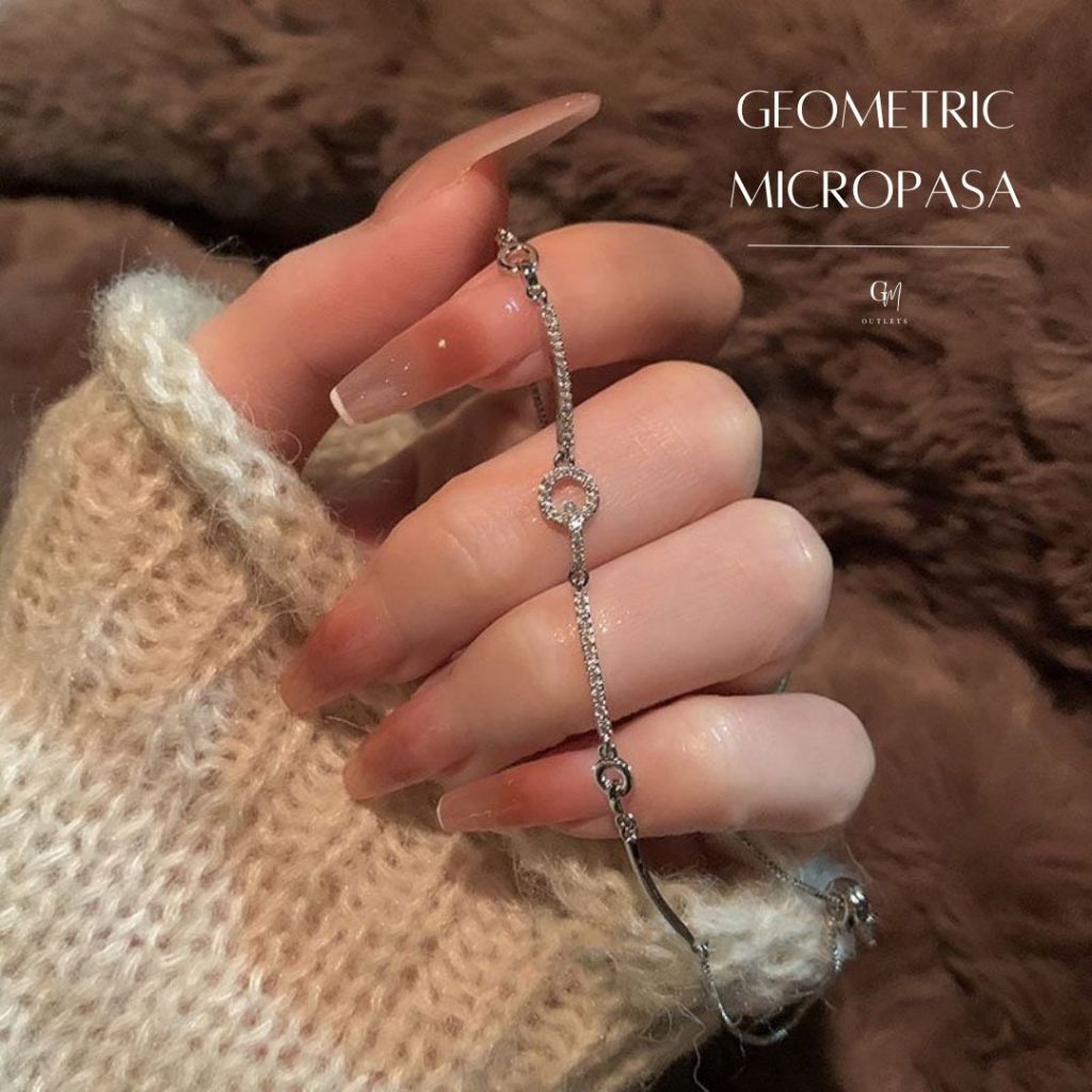 OUTLETS ล้างสต็อกจากโรงงานตรง สร้อยข้อมือ Lucky Chain Valentine ของขวัญ กำไลแฟชั่น กำไลเพชร กำไลเงิน