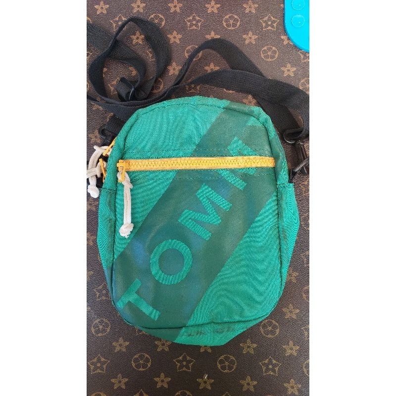 กระเป๋า ทอมมี่ (Tommy) กระเป๋าสะพายข้างทรง Tote bag แบรนด์ Tommy