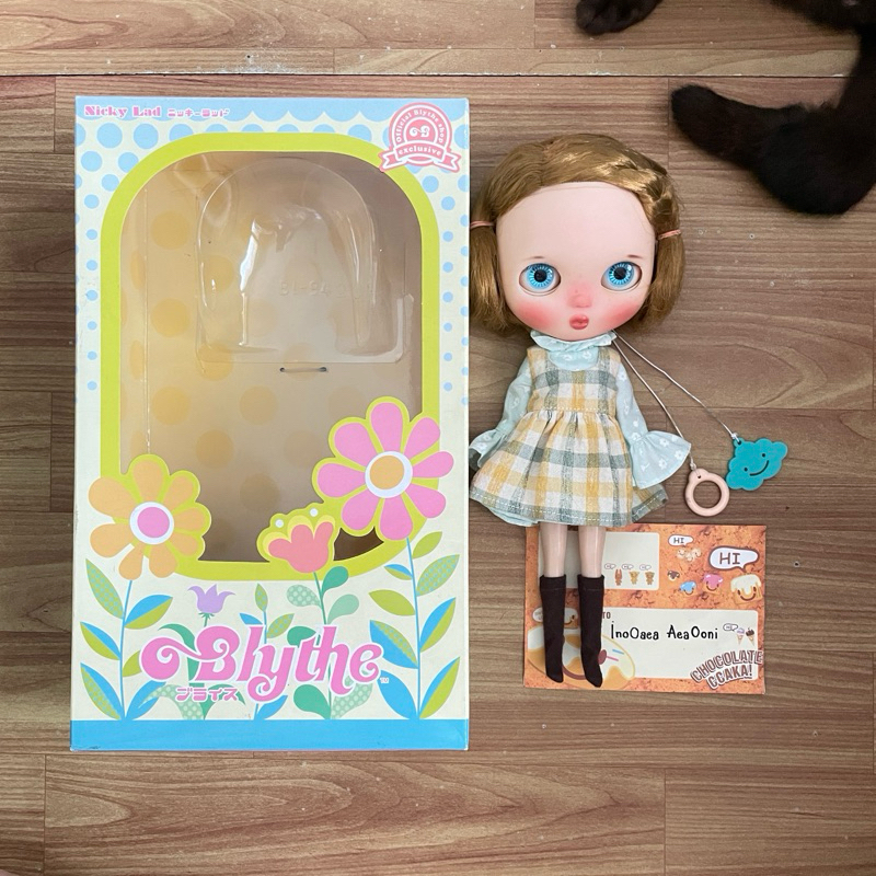 ตุ๊กตา และชุด Blythe Doll