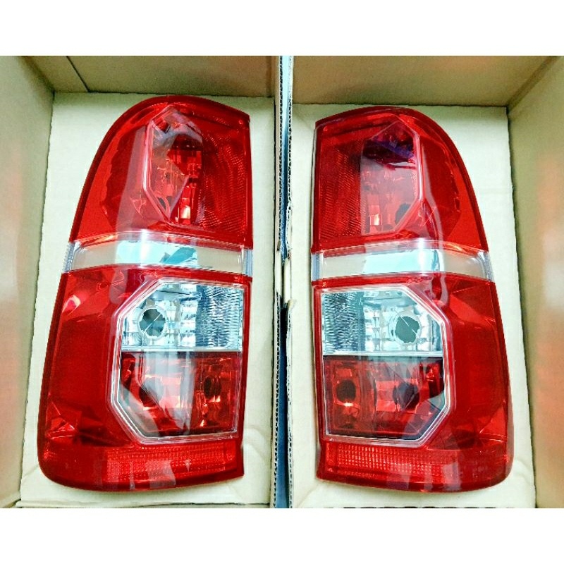 ไฟท้าย Vigo Champ ตัวส่งนอก ของแท้ Toyota