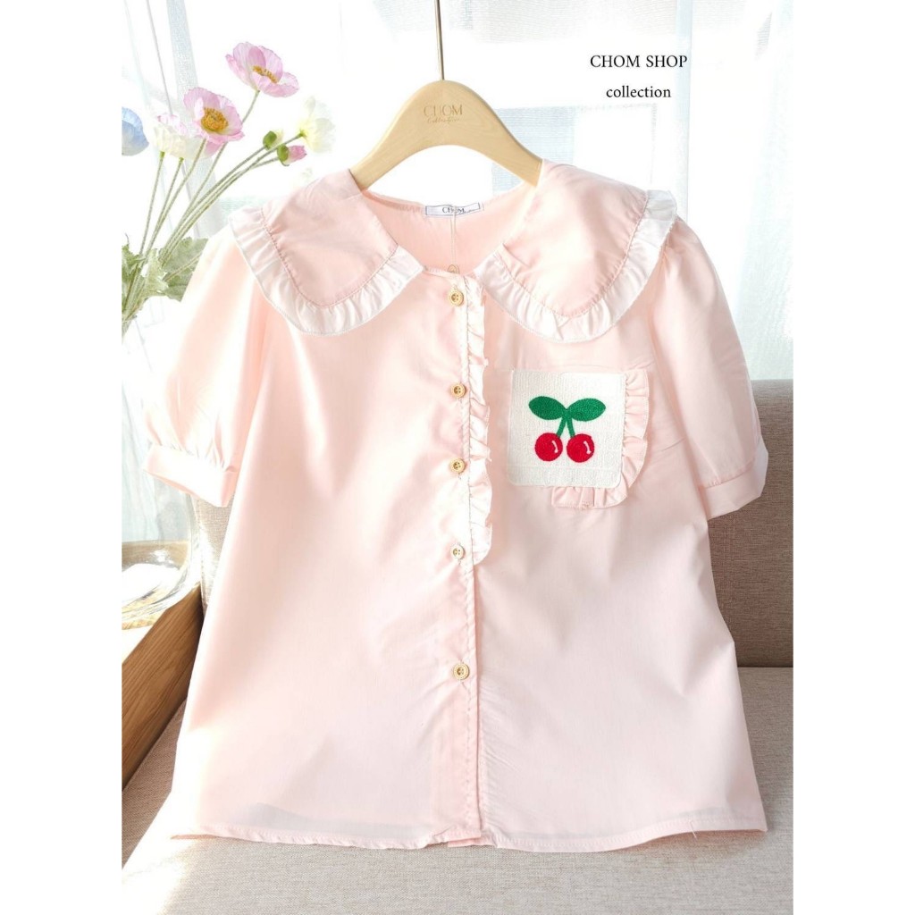 ป้าย CHOM เสื้อผ้าคอตตอนปกบัวแต่งกระเป๋าปักเชอรี่ อก 42 นิ้ว
