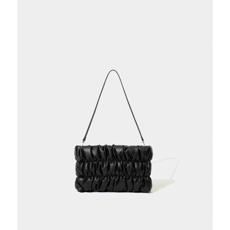 Stand Oil - duvet clutch (Black)