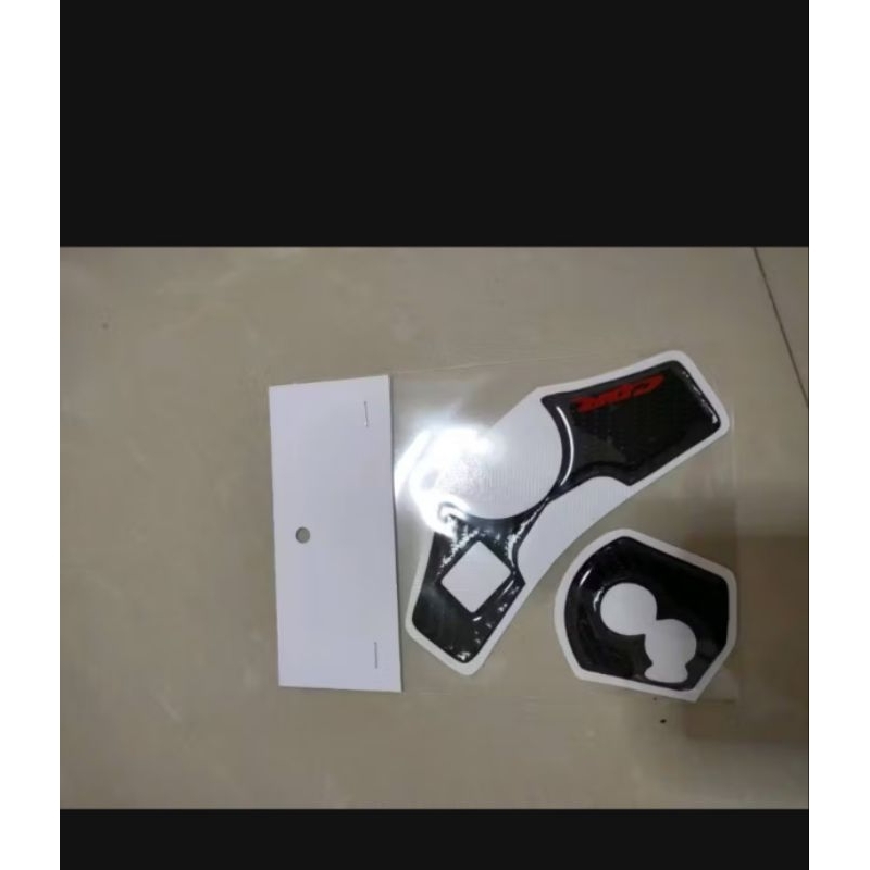 กันรอยแผงคอ&ฝาถังน้ำมัน CBR150 คาร์บู เรซิ่น+ลายคาร์บอน กันรอยcbr150คาร์บู กันรอยฝาถังcbr150คาร์บู