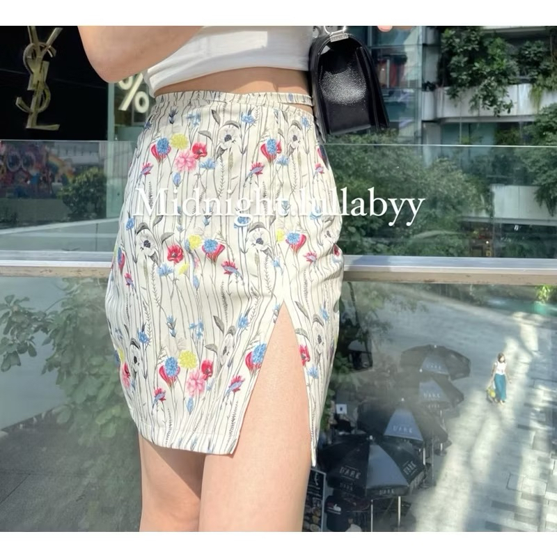Midnight.lullabyy - Floral skirt size s