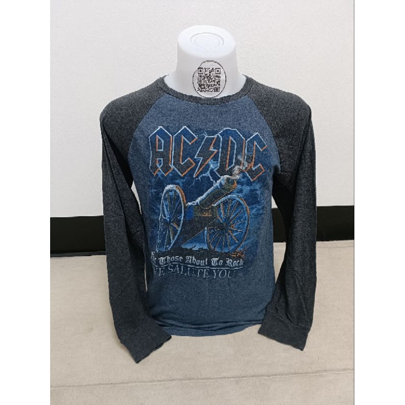 เสื้อยืดวินเทจ ลายวงดนตรีAC/DCแขนยาว ตอกปี2014รอบ-อก38นิ้วยาว25นิ้วแขนยาว19นิ้วเทียบไซส์S งานปั๊มคอL