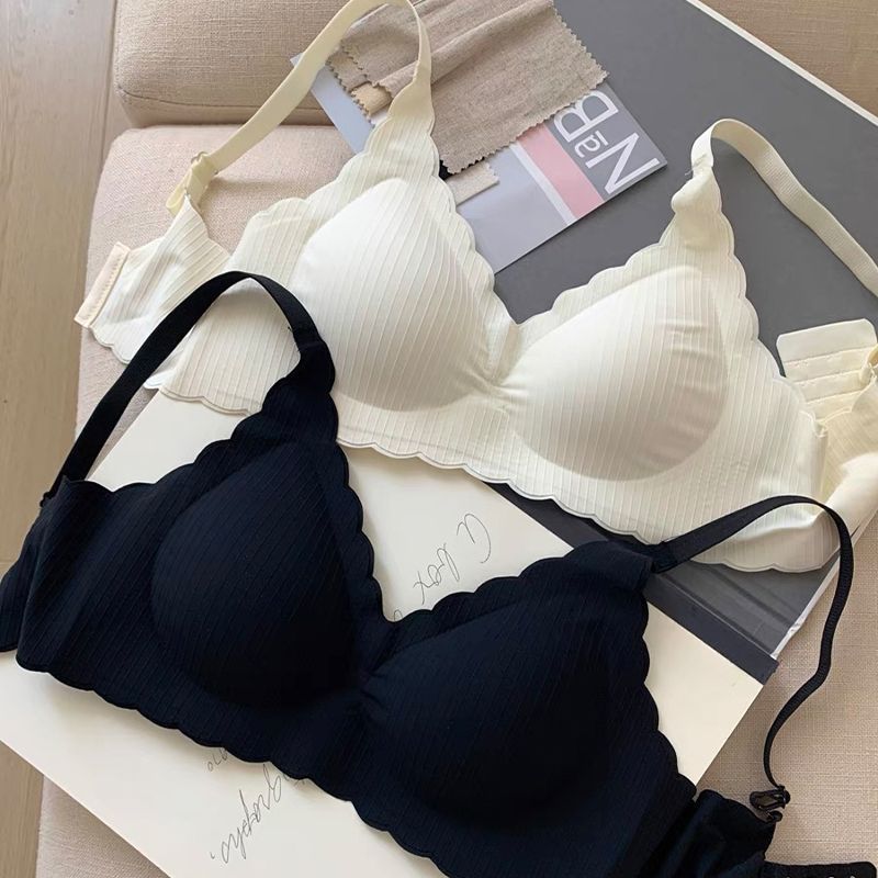 B-6502 บราไร้ขอบไร้โครง ตะขอหลัง ฟองน้ำถอดออกได้ ส่งไวจากไทย