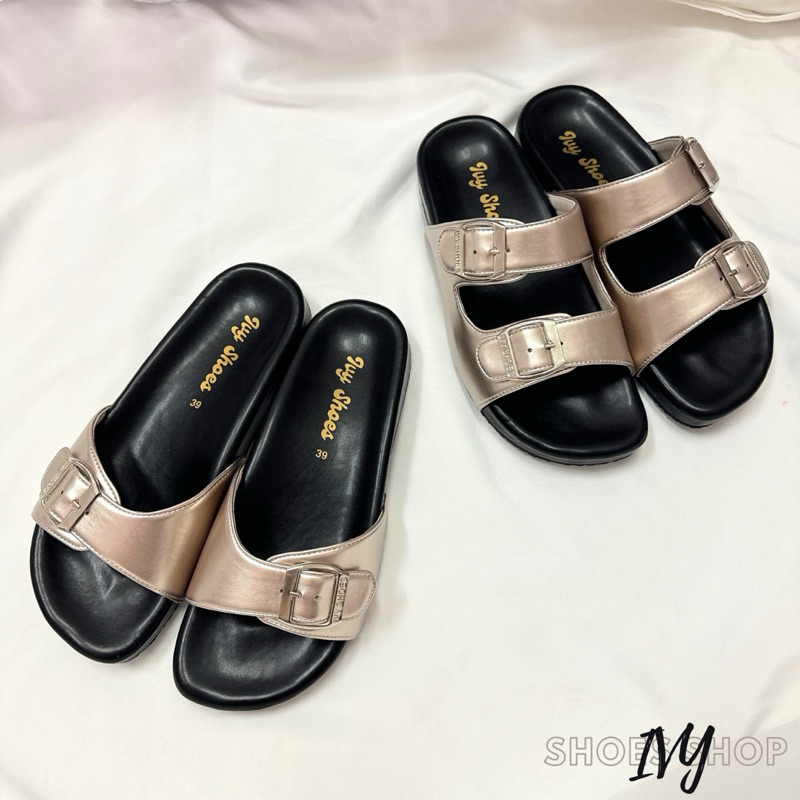 IVY SHOES รองเท้าแตะ รองเท้าผู้หญิง หน้าสวมเข็มขัด 1 ตอน / 2 ตอน พื้นนิ่ม สีเมทัลลิค พื้นดำ