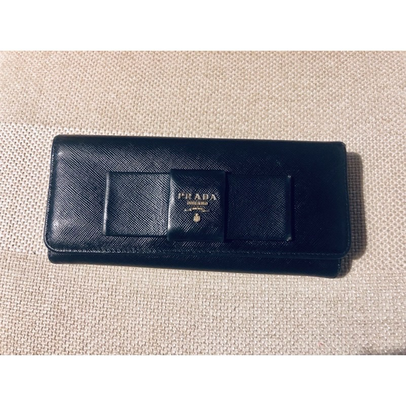 กระเป๋าสตางค์ใบยาว PRADA แท้