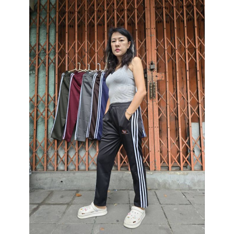 กางเกงวอร์มขายาวผ้ามันแต่งแถบเนื้อผ้านิ่มใส่สบายกระเป๋าสองข้างเอวมีเชือกผูก#สุ่มลายปัก