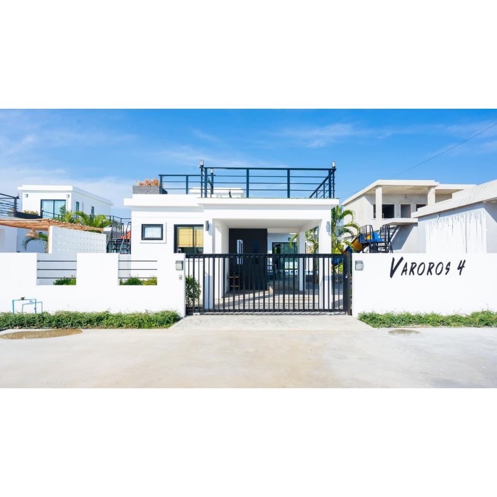 บ้านVaroros4 The Modern pool villa