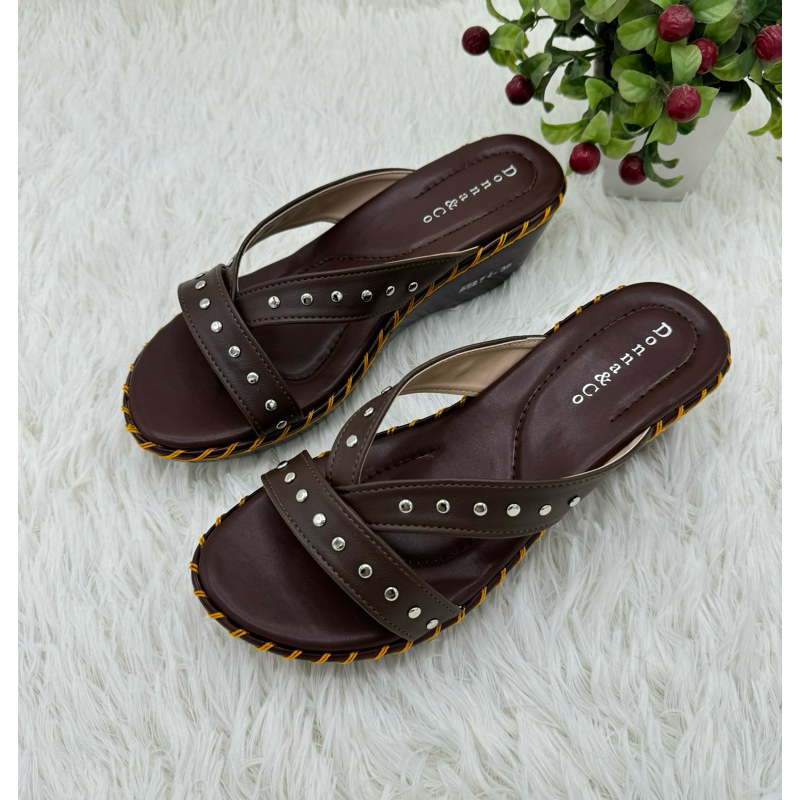 ⭐️พร้อมส่ง⭐️รองเท้าเพื่อสุขภาพ ส้นเตารีด รุ่น57274 พื้นสูง 2.5 นิ้ว ไซส์ 36-40